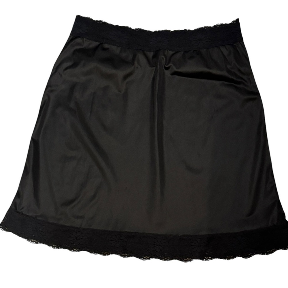 Black Lace Trim Slip‎
